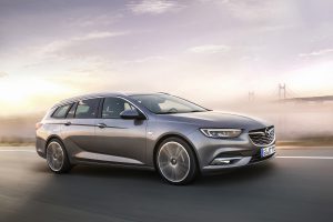 Exciting eye-catcher: The athleticism of the new Opel Insignia Sports Tourer is derived from the Monza Concept design study.